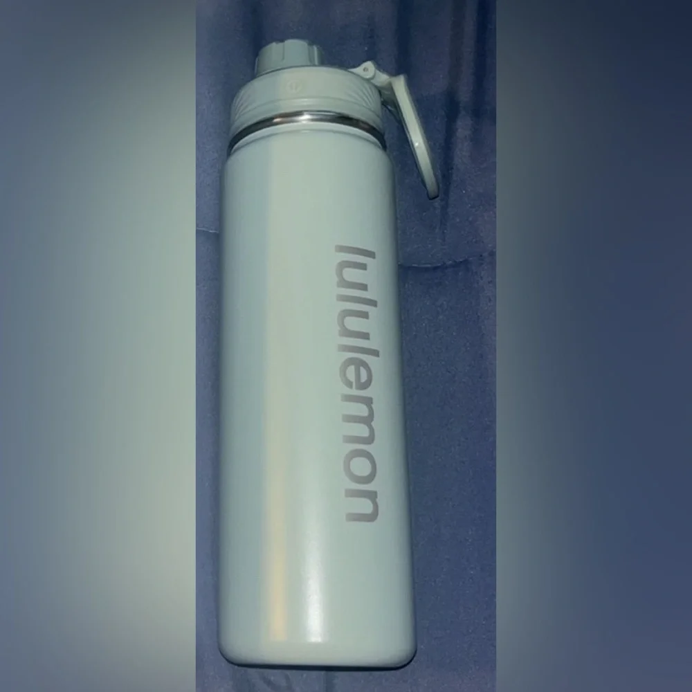 🚫SOLD🚫 🍋Lululemon NWOT Back to Life 24 oz. Sport Bottle - Green - Picture 3 of 12
